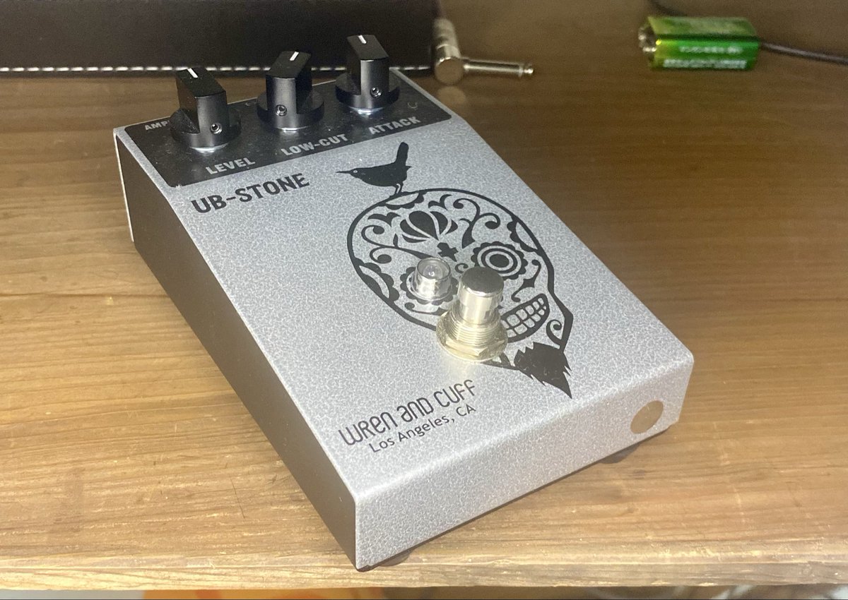 DERESCO911's tweet image. FUZZ

不思議とギタリストもビルダーも引力のごとく惹きつけられてしまう？

ファズフェイス
トーンベンダー
ビックマフ

トーンベンダー系の
UB-STONEを最近ずっと弾いてる
好きなんだよな〜これ

#fuzz