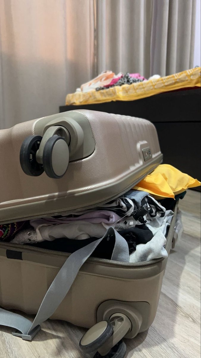 Luggage packing 🧳
