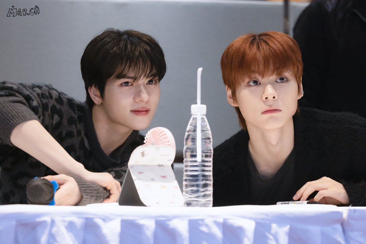 251109

요치가 안보여서 홍이가 읽어줌ㅋㅋ

#POW #YORCH #요치 #HONG #홍 #파우