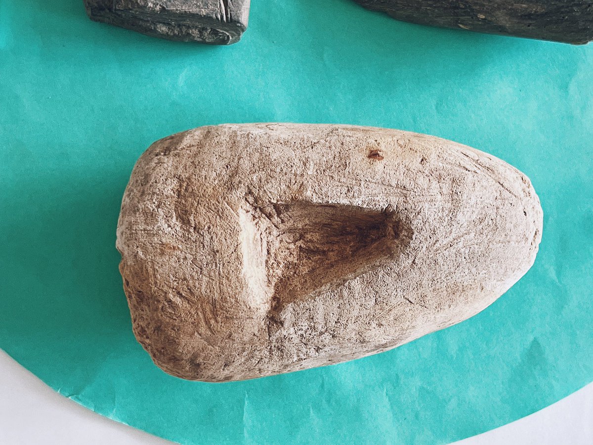 粘土でダイヤモンドゲームの駒を作る時の型とちゃうかな。