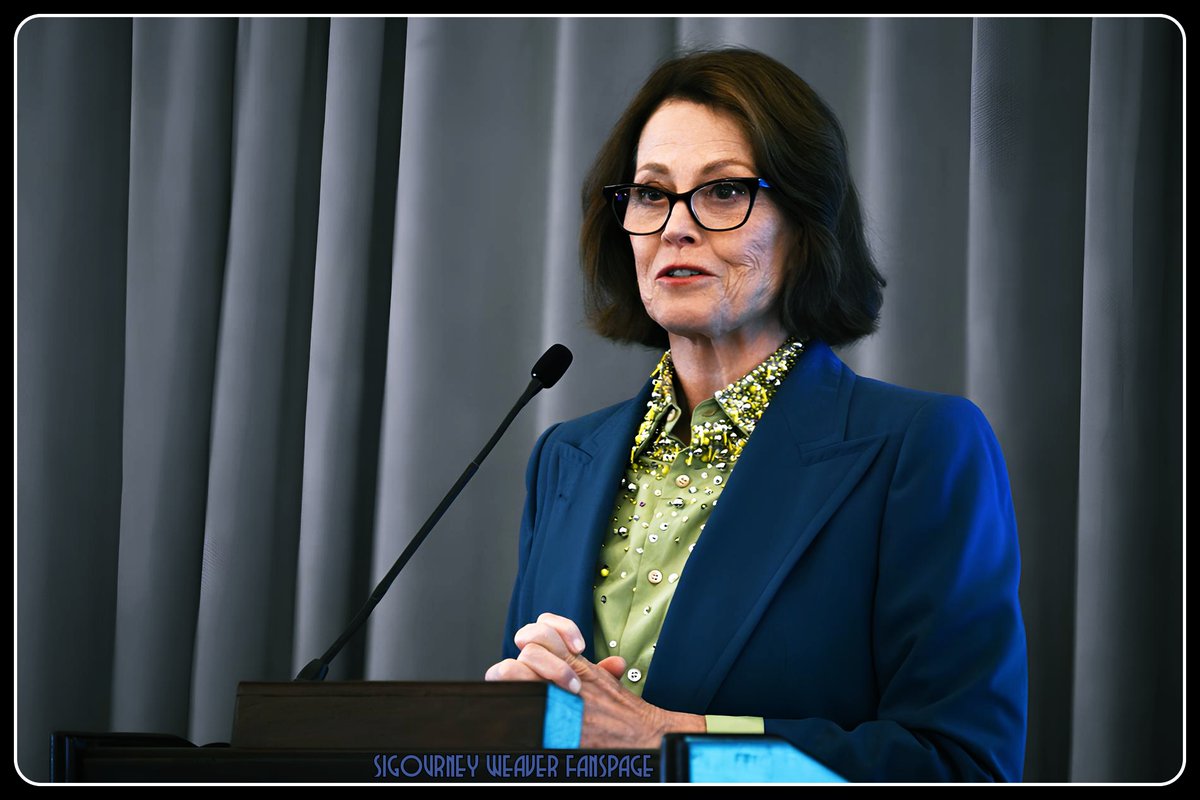 SigourneyPage's tweet image. #SigourneyWeaver #ripley #movie #Alien #aliens #alien3 #alienresurrection  #hollywood #Sigourneyweaverfanspage #Movies #films #xenomorphfanspage #giger #Xenomorph  #uscm #PredatorFanspage