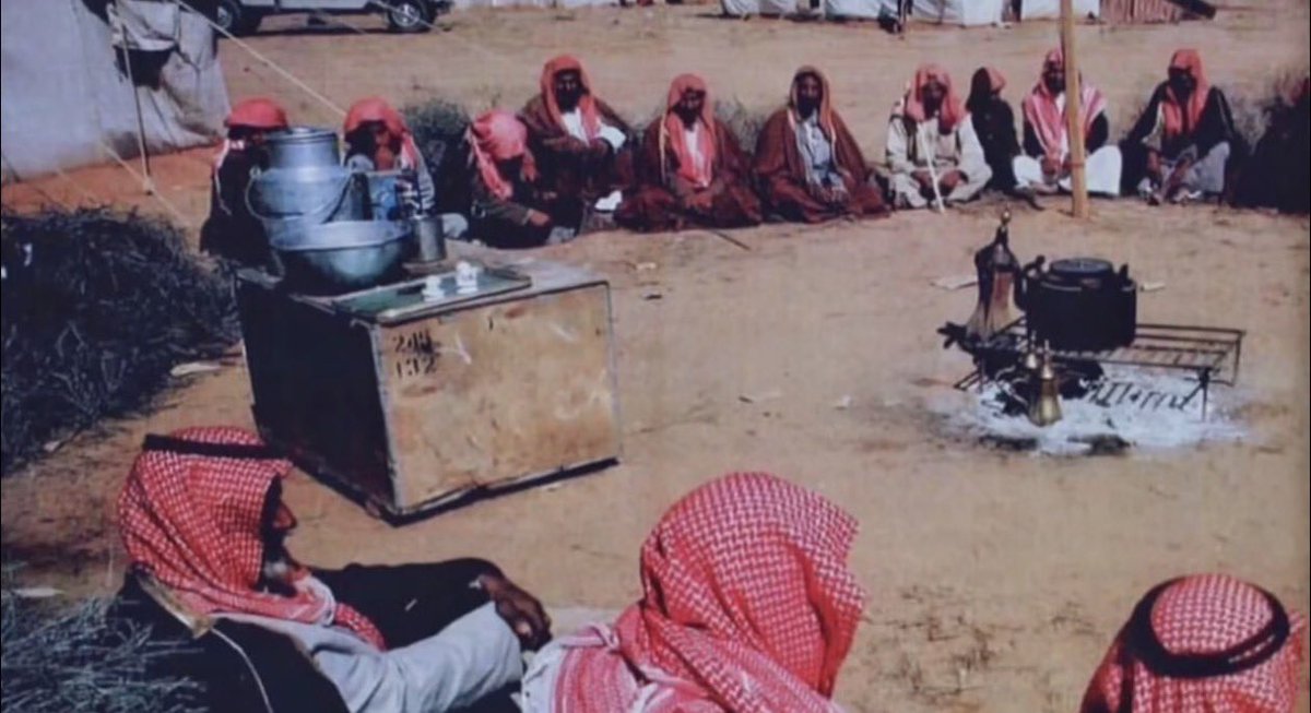 كان الفارس/ عاطف الهرمسي بني يزيد شريف أحد فرسان #قحطان المشهورين في وقته، وله الكثير من القصص والقصائد التي اندثرت باندثار الرواة، ولا يعرف زمنه الذي عاش فيه إلا أنه في اواخر القرن العاشر أو القرن الحادي عشر تقريبا، وله قصص كثيرة تدل على فروسيته وشجاعته في زمنه، ومن قصائده