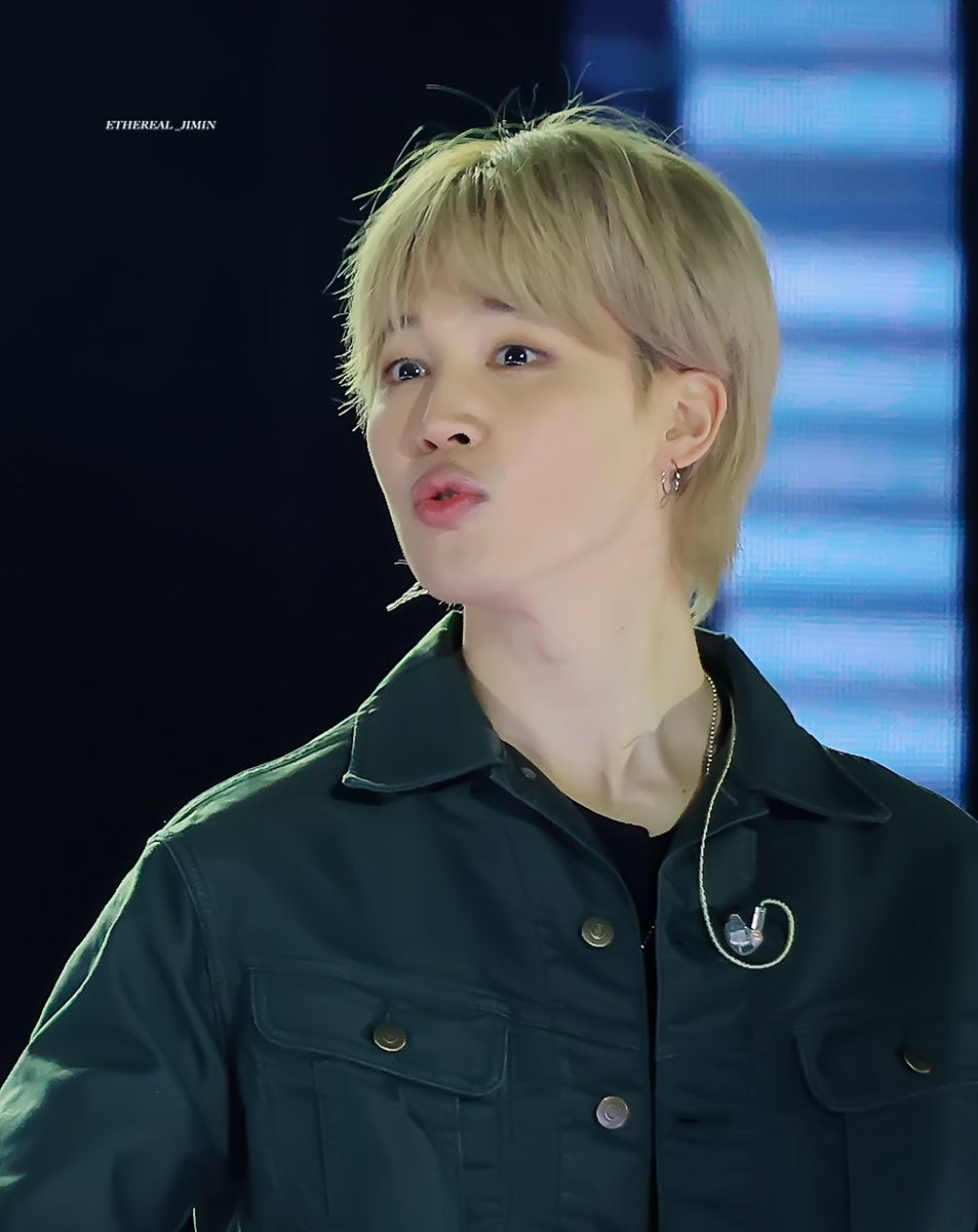 OMGGGG THE HD VERSION OF THIS PICTURE 😭😭😭😭😭😭😭😭