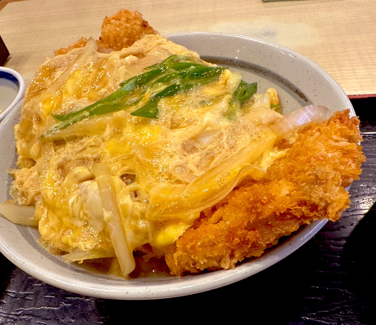 カツ丼が大好きなのですが、知り合いのイベント会場近くで検索したところ、好みの定食屋さん発見！ちょい並んで食べたら最高でした！

<a href="/matsunoyan/">松乃家</a> 
#カツ丼 
#定食屋さん好き