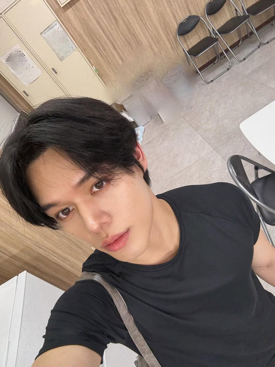 ghost9_ph's tweet image. still working 🙂👍

#PRINCE #프린스
#GHOST9 #고스트나인

[251116 prince.vatani IG]