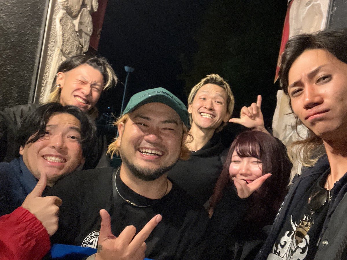 NRR_official_'s tweet image. 群馬→仙台の2日間ありがとうございました！
東京から駆けつけてくれたり予定あるのに来てくれたり本当にありがとう！

会いたかった@sunz_o_f のイベントに出れて、そして仙台のやべー熱さに触れて、最高の2日間だったぜ🔥🔥🔥

@AbleGleam 22本のツアー完走本当にお疲れ様でした！