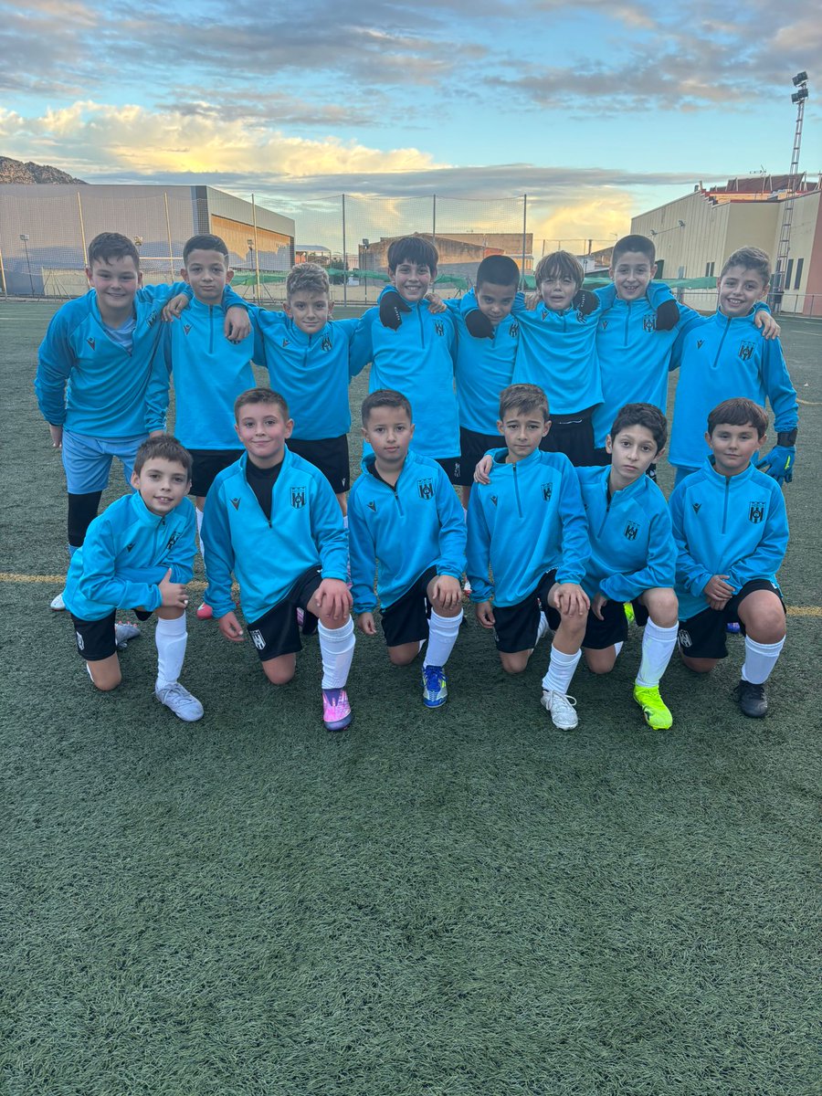 ⚪️⚫️ Este fin de semana nuestros benjamines B y D no pudieron conseguir la victoria pero lucharon como auténticos romanos y lo dieron todo 💪🏼⚽️

Arroyo San Serván A 3-0 #BenjamínB
La Garrovilla A 4-2 #BenjamínD