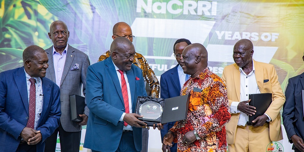 ElongTina's tweet image. ✨ The @NARO_NaCRRI #NaCRRI@75 Anniversary Celebrations were truly unforgettable. One of the standout moments of my year!
Deep gratitude to the former #staff, #partners, and #
farmers on whose shoulders we proudly stand. 🙏🌾