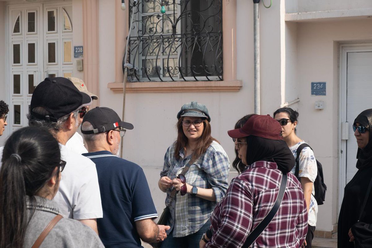 Shaimaalwatani's tweet image. للمرة الثانية شاركنا في ( جولة في مسارح نصوص &quot; كردم &quot; ) والتي نظمها الكاتب الصحفي الأستاذ محمد فاضل العبيدلي. 
الجميل في مثل هذه الجولات أنك تستشعر روح المكان، وتستحضر الأرواح التي كانت تعيش فيها، ومنها تستلهم القص والحكي لتنسج الحكاية . 
#شيماء_الوطني