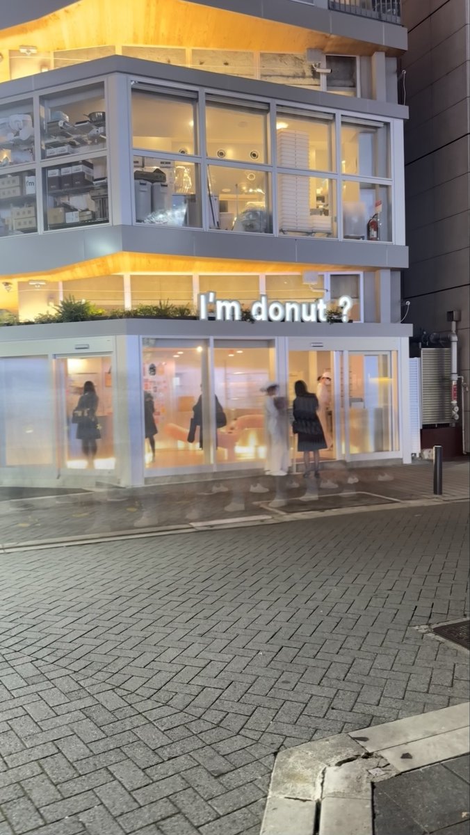 Braveshine2311's tweet image. これは福岡にもあります。
福岡は、常に1〜2時間並んでます。。。