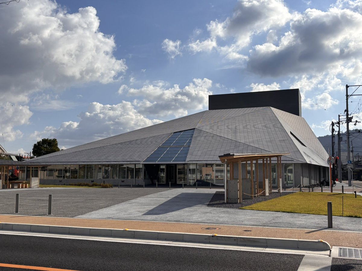 今日は伊予市でカナダ林産業審議会主催のツーバイフォー工法セミナーでした

なんとか時間内に終了

めちゃくちゃたくさん時間を頂きましたので
色々お話しました！！

なにか一つでも皆さんのヒントになれば嬉しいです