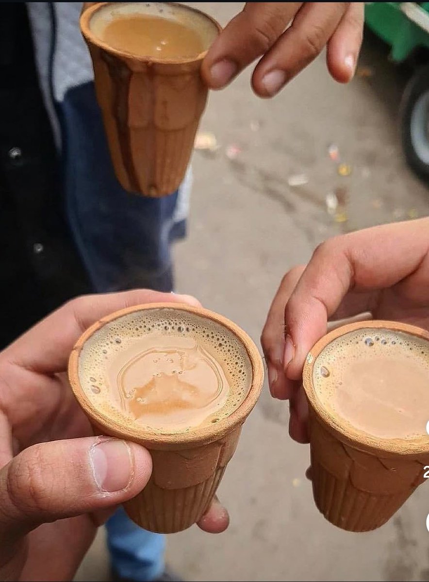 चाय इश्क है हमारा 💕 
कुल्हड़ चाय के साथ शुभ संध्या 😍🙏