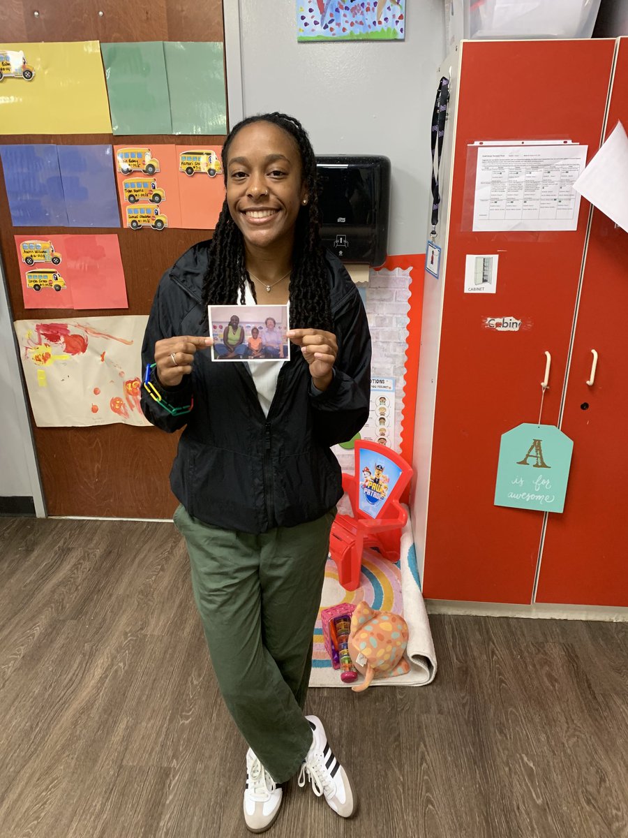 PrincipalDrH's tweet image. #MondayMotivation 🙌🏽
This #futureeducator is truly on her way to greatness! She is completing her practicum in the very same school—and even the same classroom—where she was once a pre-K student.

Talk about a full-circle moment! 🌟
@EdWeekOpinion #EducationWeek #Professorlife