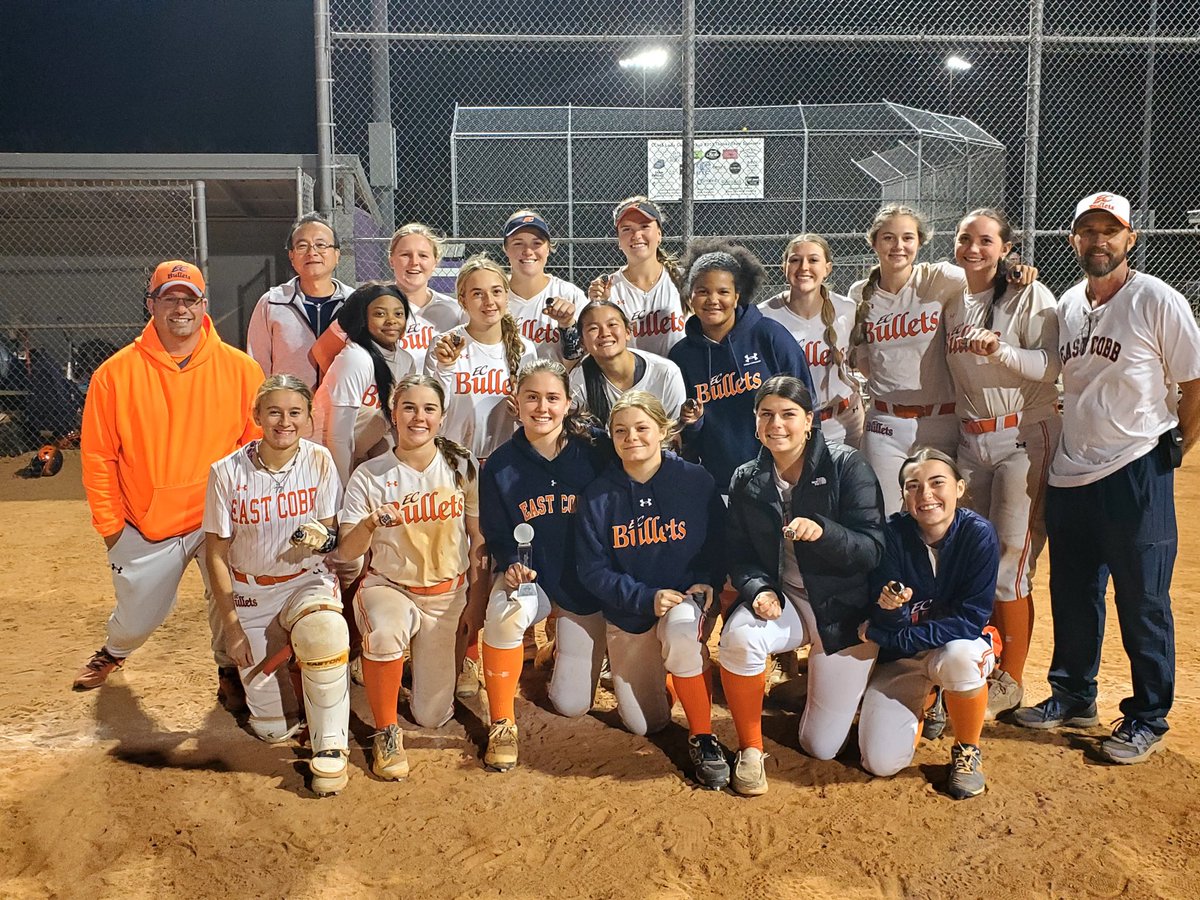 cobb_Mont's tweet photo. EC Bullets Montgomery-Stubbs had a great weekend in Elijay at The Southern Showcase! Good fellowship, good college exposure, and closed the weekend out in the Championship game. Fantastic job, ladies!!! @EastCobbBullets @ExtraInningSB @topflighttourn https://t.co/RhY6ZyKOfn