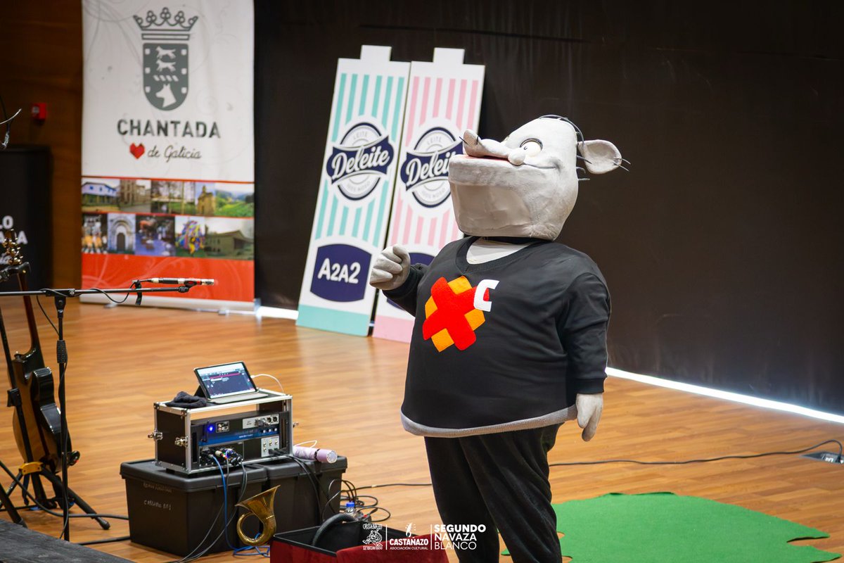 deleitegalego's tweet image. No @OCastanhazo de Chantada estivo todo o mundo... Ata o porco bravo máis famoso do mundo! 🐗

🎸🤘🏼 𝗙𝗲𝘀𝘁𝗮 𝗴𝗿𝗮𝗻𝗱𝗲 𝗲 𝗮𝗰𝘁𝗶𝘃𝗶𝗱𝗮𝗱𝗲𝘀 𝗽𝗮𝗿𝗮 𝘁𝗼𝗱𝗮𝘀 𝗮𝘀 𝗶𝗱𝗮𝗱𝗲𝘀 🤘🏼🎸