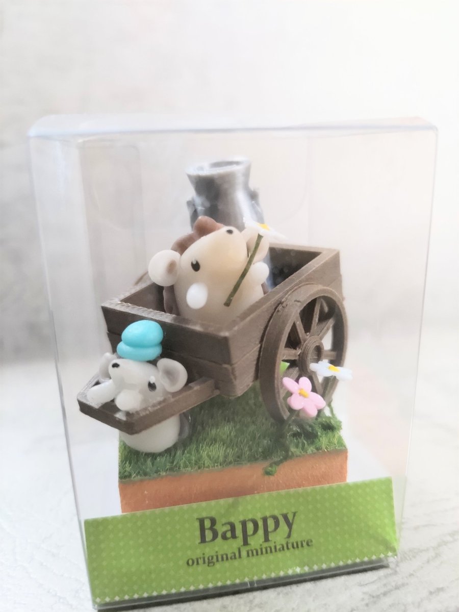 昨日は息子とデザフェスへ。2人で出かけるのも これが最後かな…💧
フランダースの犬が大好きな私が 10月から目をつけてたBappyさん(<a href="/zakkabappy/">Bappy 12/9〜個展</a> )のフランダースのハリちゃんをお迎え。ウェディングハリちゃんと温泉ハリちゃんもお迎えしたけれど 写真撮らぬまま息子と娘のところへ旅立ちました。