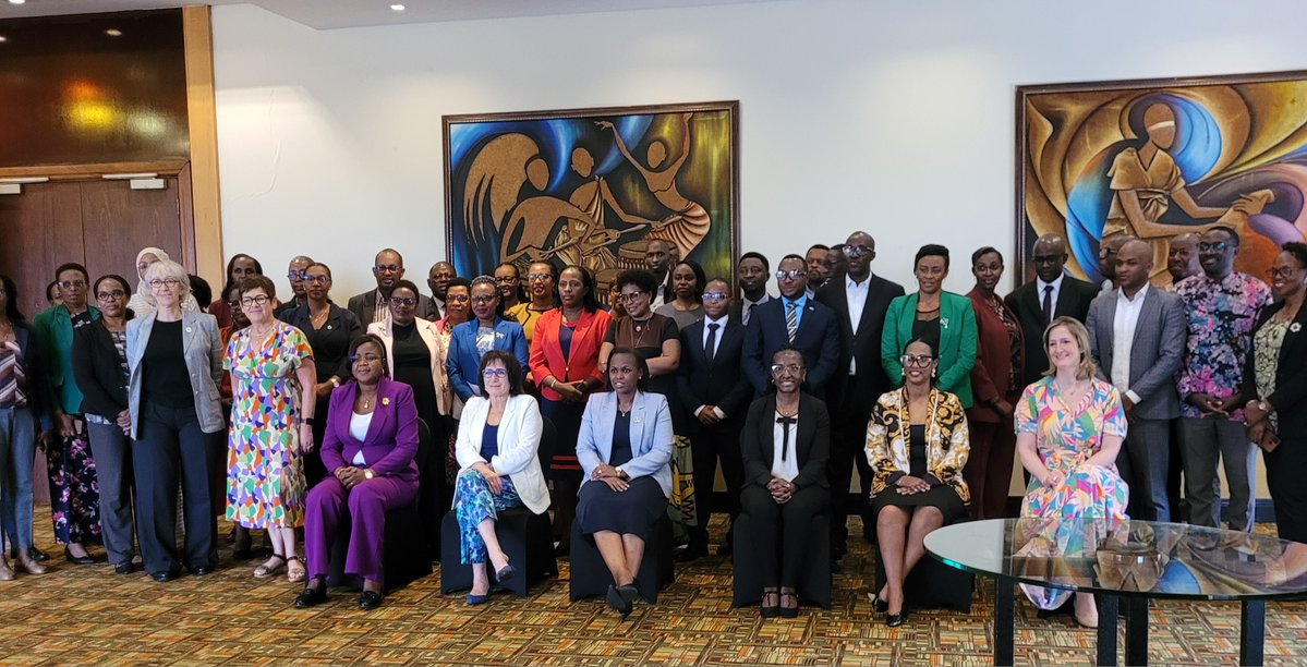 Le Réseau des femmes parlementaires de l’<a href="/APFfrancophonie/">APF. Francophonie</a> organise, à Kigali, deux journées de formation consacrées à la budgétisation sensible au genre, les 17 et 18 novembre.

Cette session réunit une cinquantaine de parlementaires ainsi que des fonctionnaires parlementaires.