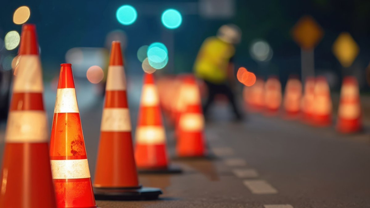 🚧 #Lavori | A24 Tratto Urbano

⛔ Dalle 22:00 del #17novembre alle 6:00 del #20novembre, chiuso il Tratto Urbano della A24 tra   Portonaccio - Galla Placidia e lo Svincolo per la Tangenziale Est in entrambe le direzioni

ℹ️ buff.ly/2RF3Zhe 

<a href="/Emergenza24/">Emergenza24</a> | #Luceverde