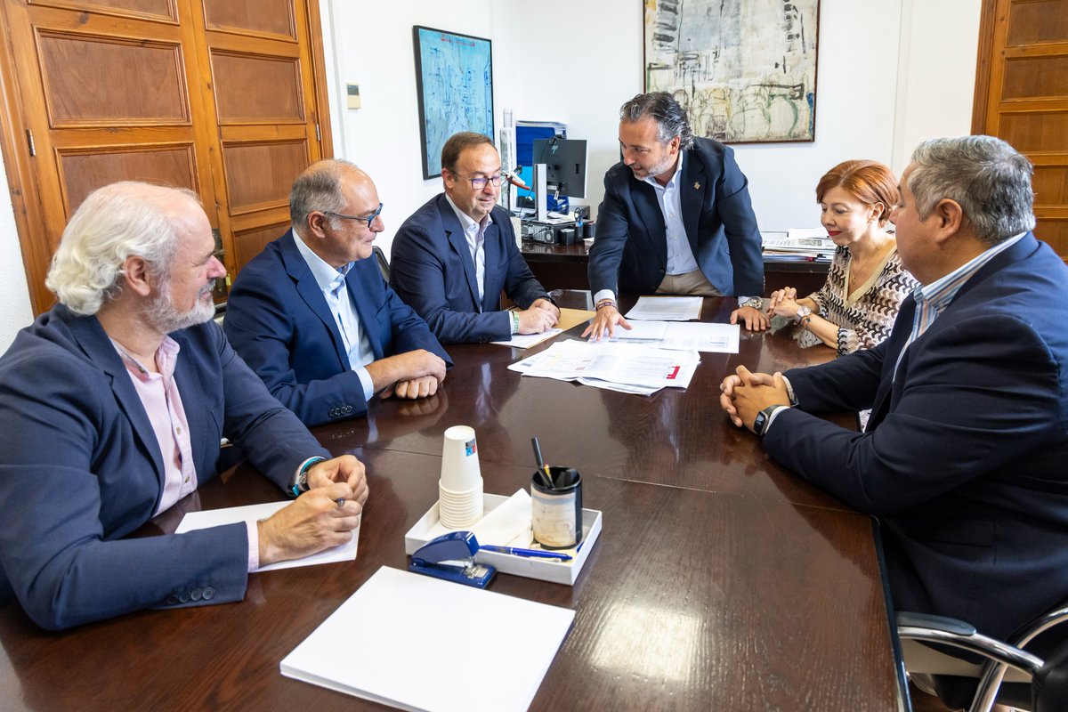 ✅Les obres de Sant Llorenç, la rotonda de la ITV i millores d’asfalt, principals projectes de carreteres en el pressupost del Consell de 2026 

💵Es destinen 36,2 milions al reforç de ferm, 40 milions a noves infraestructures i 6 milions a vials cívics

➡️bit.ly/47Mv9QN