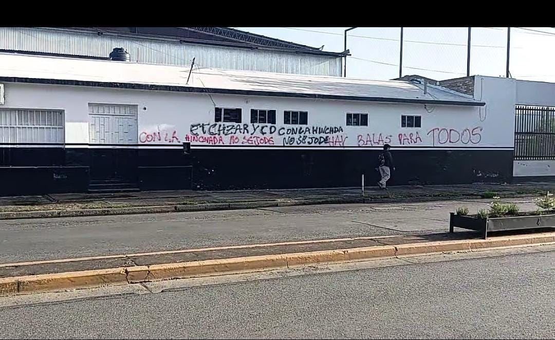 En CN ya empiezan a saber cosas que no gustan como por ejemplo que se juega con dos facciones y en CJA cuando se enteren la distribución de hinchada va ser peor.