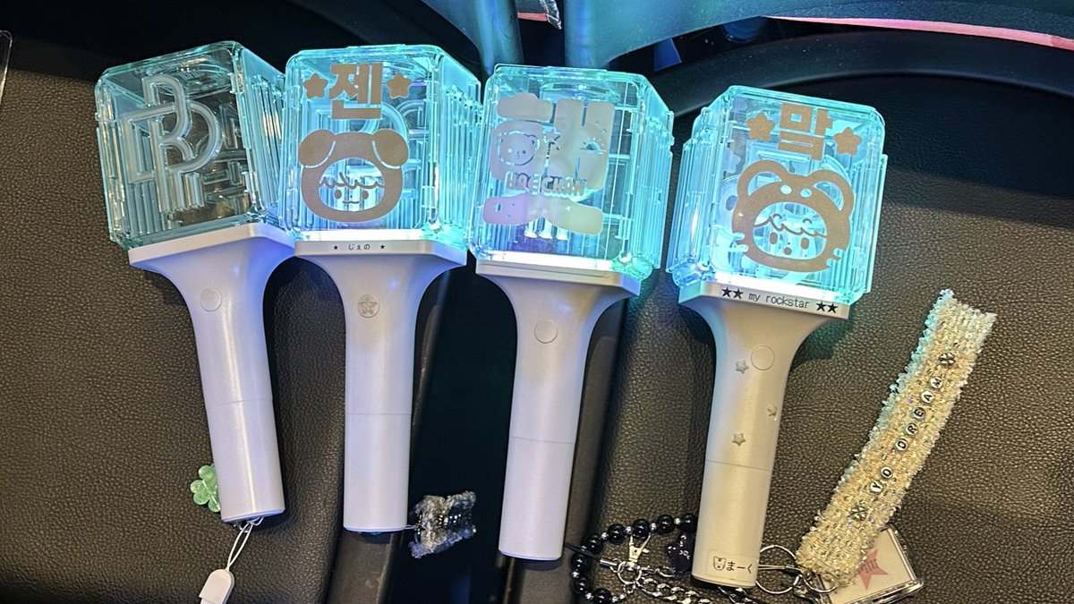 ______fullsun09's tweet photo. 20251115💚

ドリショ前の公園も、満員電車で離れ離れになるのも、VCRの度にするお菓子交換もぐもぐタイムも、それぞれが気づいたら推し以外を目で追ってるのもぜーんぶ幸でした- ̗̀(  ͡  ͜  ͡  ) ̖́- https://t.co/Ybrr72kFF4