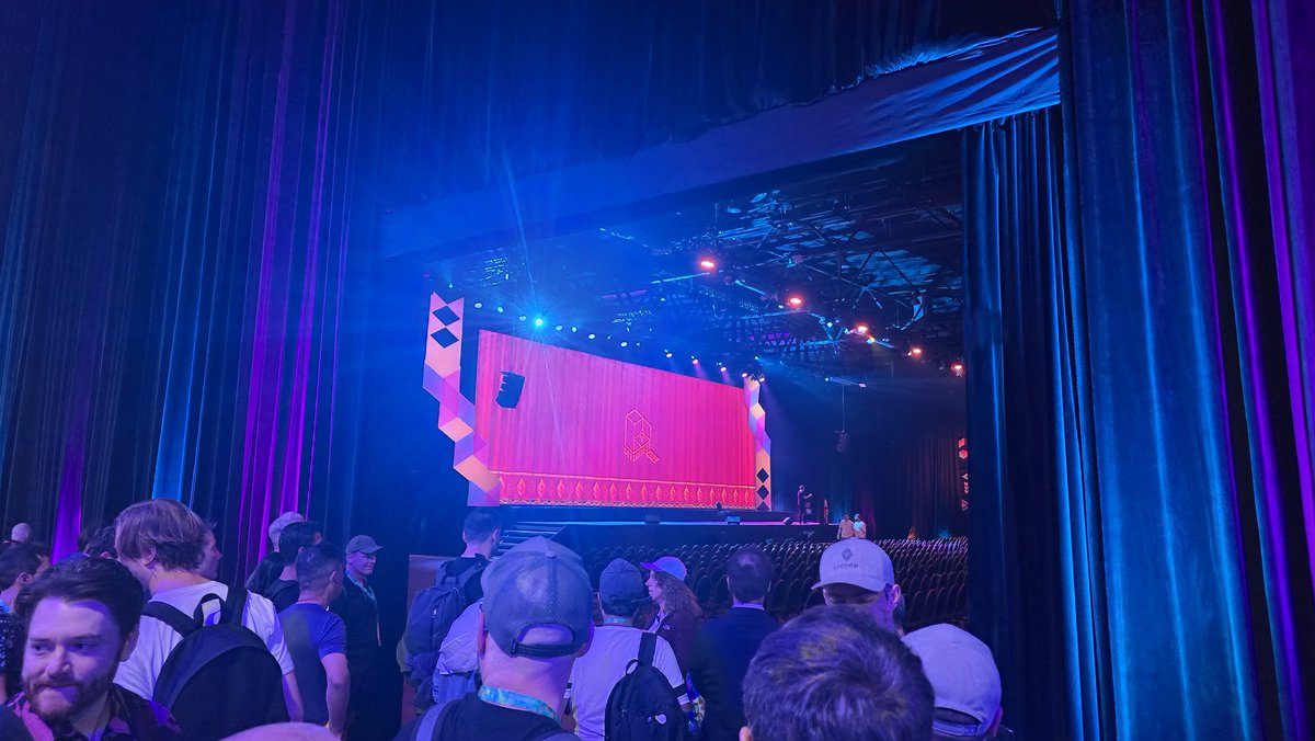 hyungkyu_hqueue's tweet image. Waiting for Ethereum Day &amp;amp; Devconnect Opening Ceremony at @EFDevcon. It is about to start!