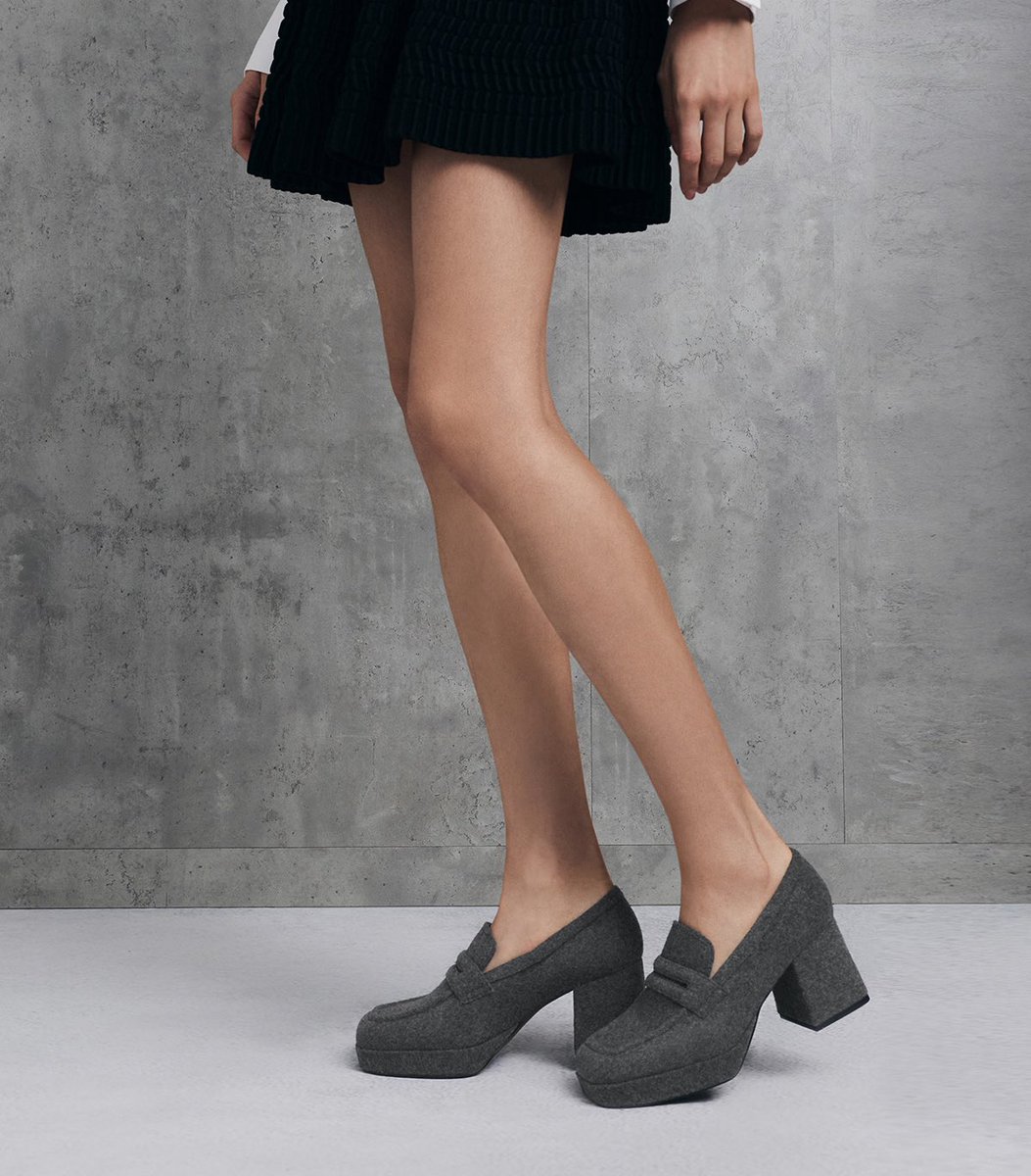 CHARLES & KEITHプラットフォーム ブロックヒールローファーパンプス ▷ プラットフォーム ブロックヒールローファーパンプス⁠