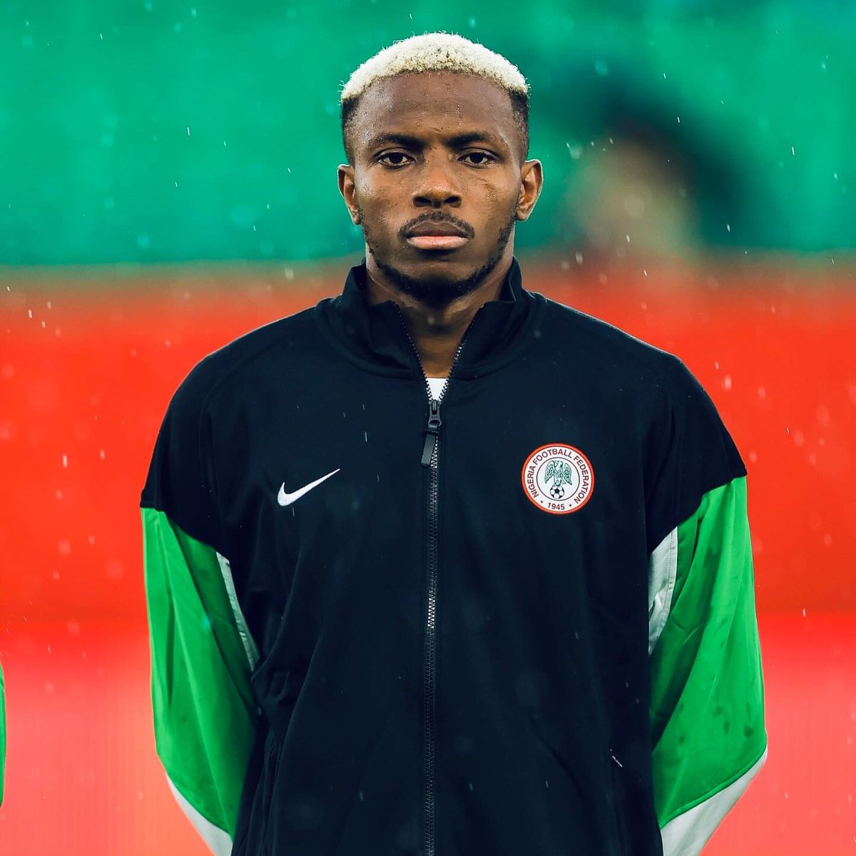 lemarcaspors_'s tweet image. Victor Osimhen arka adalesinden sakatlandı. Yakında Türkiye&apos;ye dönerek uygun değerlendirme ve tedavisini olacak.

İlk belirtiler, sakatlığın ciddi olmadığını gösteriyor. (Buchi Laba)