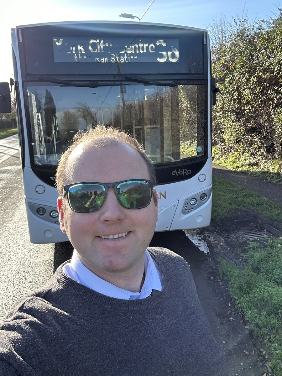 paul_wood91's tweet photo. An absolutely glorious day today, on the late shift on #my36 between #York and #SuttonUponDerwent. First of two days on this shift! :) https://t.co/tjcykkzRwA