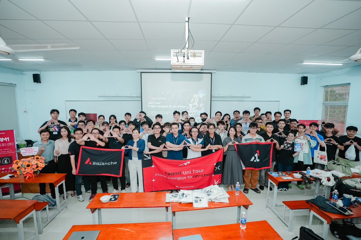 From Campus to Onchain 🔺

Team1 has now collaborated with over 100 universities &amp; blockchain clubs around the world 

Blockchain education... powered by Avalanche