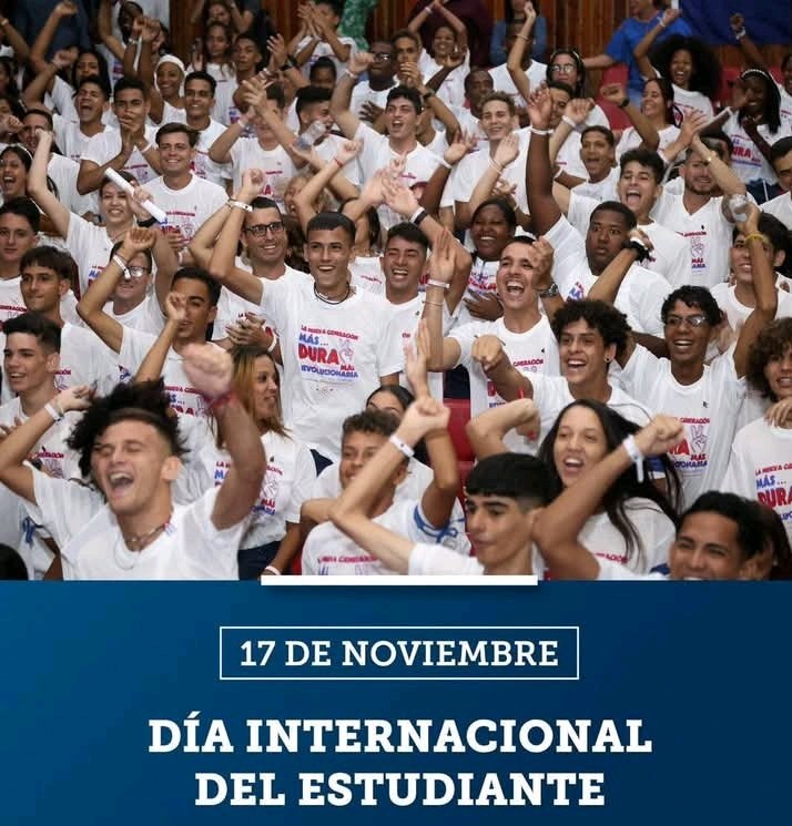 DrRobertoMOjeda's tweet image. Felicidades a todos los estudiantes en su Día. Aprovechen las oportunidades que abrió a todos la Revolución y sean dignos de la Patria que los vio nacer. #SiempreJoven
