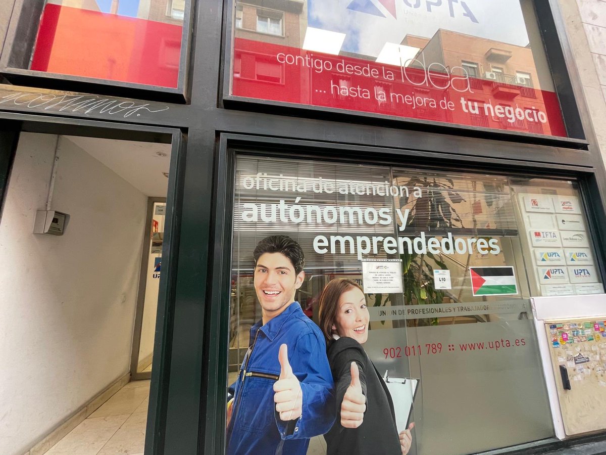 Después del vandalismo q hemos sufrido en nuestra sede ,ya luce de nuevo limpia.
La ultraderecha y sus asquerosos secuaces no conseguirán amedrentarnos.
Desde ⁦<a href="/upta_es/">UPTA España</a>⁩ respetamos cualquier forma de manifestarse aún sin compartir las ideas.
Otra cosa es incendiar la calle