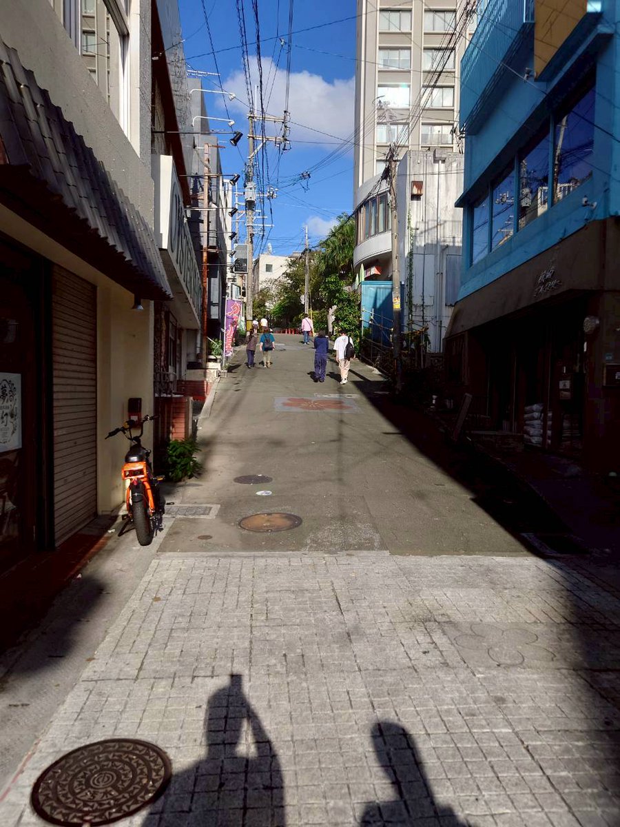 サンエー、イオン、りゅうぼう、かねひで、ユニオン。
帰りの麺を買うのに、超ハシゴ。