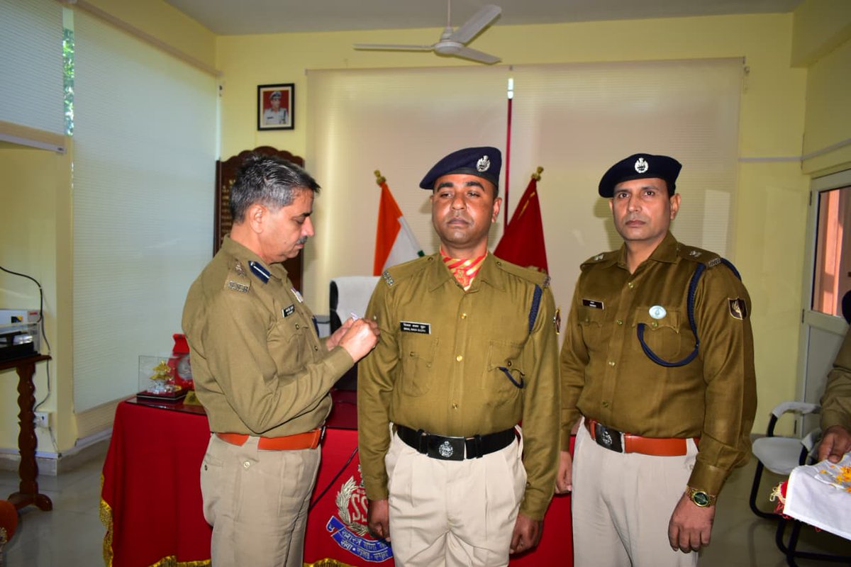 42bnssb_INDIA's tweet image. “सीमा सुरक्षा में निरंतर उत्कृष्ट योगदान देने वाले हमारे ट्रेडमैन साथियों को मिला योग्य प्रमोशन।
यह पल न केवल व्यक्तिगत सफलता है, बल्कि पूरी यूनिट की सामूहिक गौरवगाथा है। 🇮🇳💂‍♂️”
#Promotion #SSB #BorderSecurity #ProudIndian
@SSBFTRLUCKNOW @SSB_INDIA
