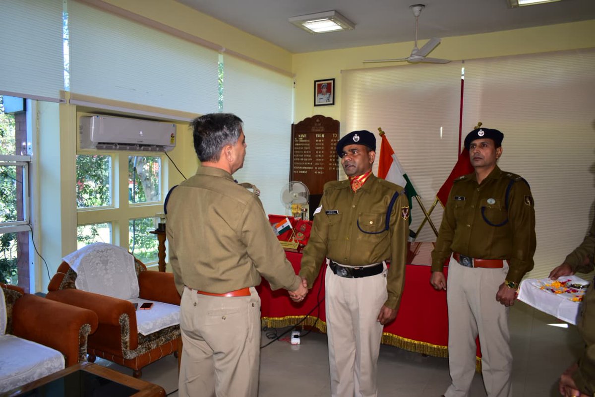 42bnssb_INDIA's tweet image. “सीमा सुरक्षा में निरंतर उत्कृष्ट योगदान देने वाले हमारे ट्रेडमैन साथियों को मिला योग्य प्रमोशन।
यह पल न केवल व्यक्तिगत सफलता है, बल्कि पूरी यूनिट की सामूहिक गौरवगाथा है। 🇮🇳💂‍♂️”
#Promotion #SSB #BorderSecurity #ProudIndian
@SSBFTRLUCKNOW @SSB_INDIA