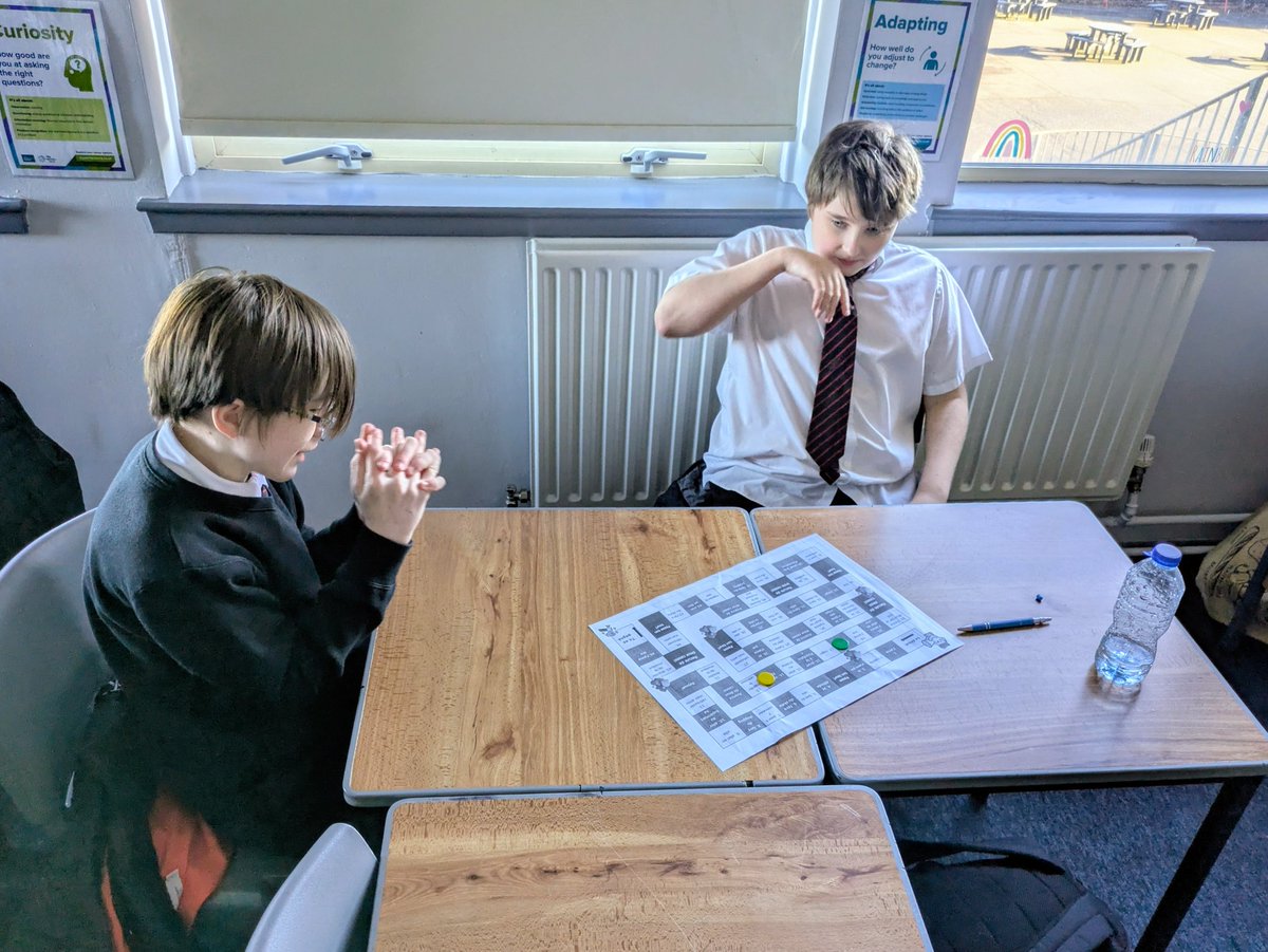 WacMod_Language's tweet image. S2 pupils enjoying a friendly but competitive board game on hobbies in French @WhitburnAC