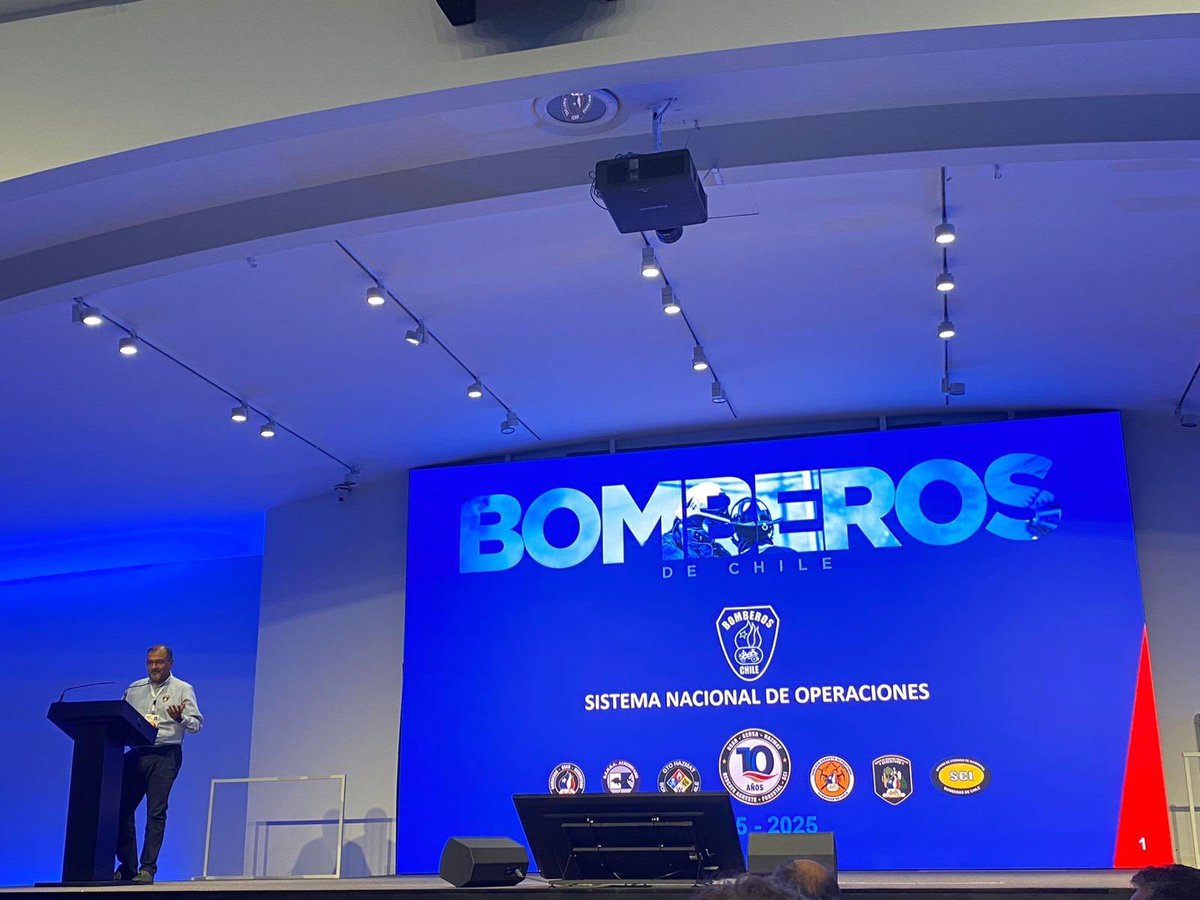 SNOBomberos's tweet photo. #Forestal entre los días 14 al 16 de noviembre en  Valencia, España se llevó a cabo la “Jornada sobre emergencias por riesgos naturales”, en la cual participó como expositor Rodrigo Romo miembro del GTO Forestal, presentando el funcionamiento del Sistema Nacional de Operaciones https://t.co/cW7N9aUyaJ
