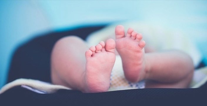 Doğum iznine yönelik değişiklik tasarlanıyor. Doğum iznini anne ya da baba kullanabilecek. Hükümetin aile yılı kapsamında devreye alacağı yeni düzenlemede sona yaklaşıldı. Doğum izninin 20 ya da 24 haftaya çıkarılması gündemde. Mevzuattaki ilgili düzenlemede anne yerine "ebeveyn"