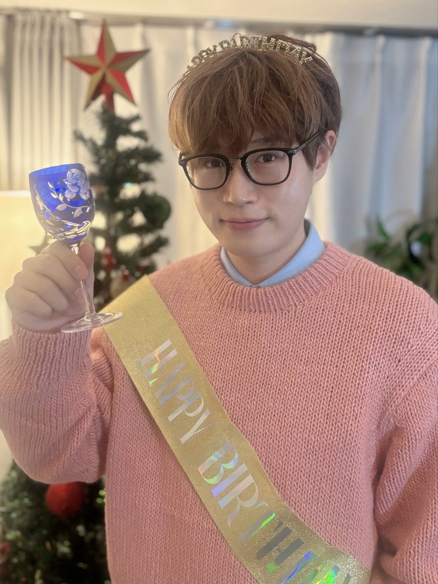 Takuma__Ishii's tweet photo. 誕生日インスタライブありがとうございました🤭🙌🍰みなさんのおかげで最高なbirthdayになった!!ほろ酔いになりました🍷😹
素敵な一年にします☺️これからもみなさん、何卒宜しくお願いします😌 https://t.co/0xKqrBFxaQ