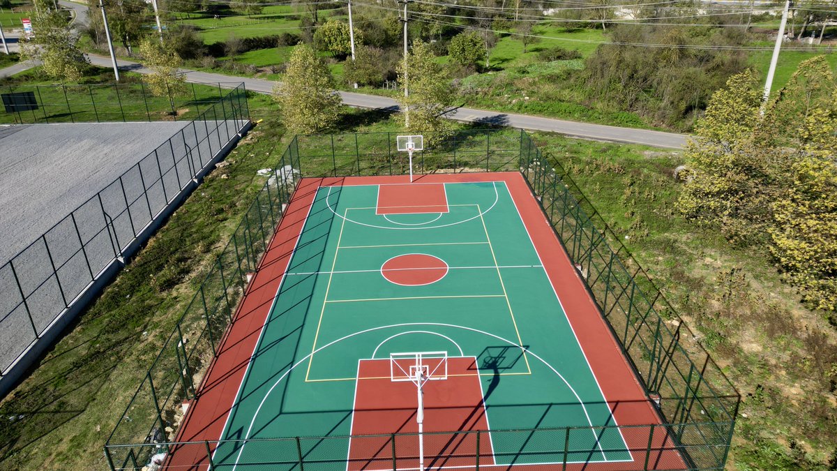 Sakaryabld's tweet photo. Sizce nasıl gözüküyor? 😎

Burası Söğütlü, Soğucak!

10 futbol, 10 basketbol ve voleybol saha projelerimizden biri olan çalışmada geri sayım başladı! ⏳🏀⚽🏐

#BuŞehirHepimizin https://t.co/UbS7vAUGR5