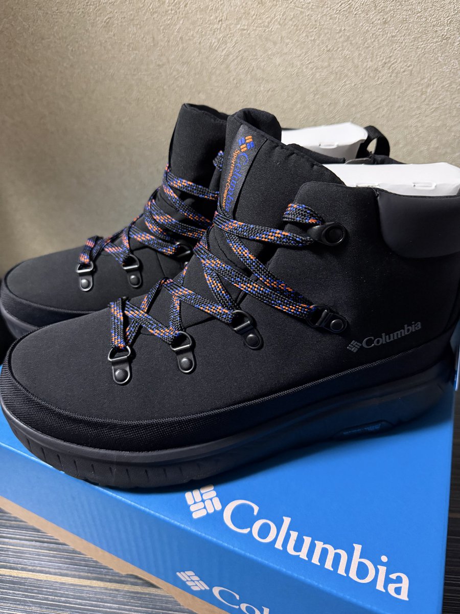 fuzzfact's tweet image. 釣り用のシューズはいつもセイバーミッドなんだけど冬用に新しくイエローテイルを購入
横にファスナーもあっていい感じ
#コロンビア