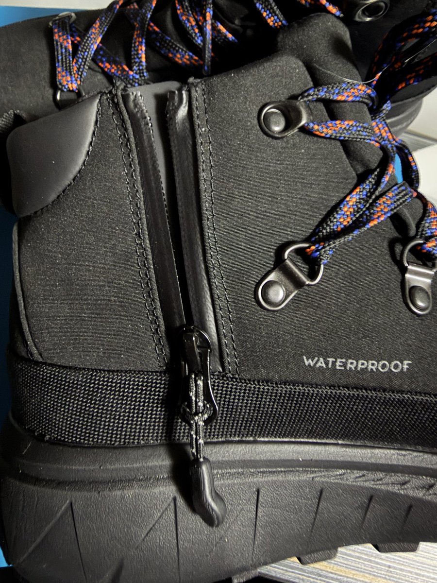 fuzzfact's tweet image. 釣り用のシューズはいつもセイバーミッドなんだけど冬用に新しくイエローテイルを購入
横にファスナーもあっていい感じ
#コロンビア