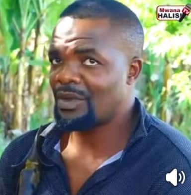 Huyu naitwa Renatus Charles Hangaya ambaye ni mmoja wa walinzi wa Mhe. Lissu alitekwa usiku wa kuamkia Jumapili ya tarehe 09/11/2025. 

Watu waliokuwa na magari na silaha za moto ambao walijitambulisha kuwa ni Askari Polisi, walifika nyumbani kwake usiku na kuondoka naye.