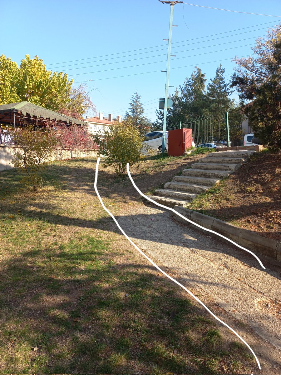sabitfx's tweet photo. @mavimasa merhaba burası Keçiören Tepebaşı Diş Hastanesi karşısında Kamil Güngör Parkı. Bebek arabası ile giriş yok. Tek giriş merdiven. Fotoğraftaki gibi yolu köşeye doğru uzatsak girişi oraya versek sorun kalmaz https://t.co/HKNpy1Y4R9