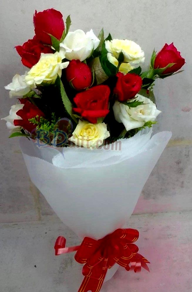 BDGift1's tweet image. Send a beautiful mix roses bouquet with elegant white &amp;amp; red roses to your loved one in Bangladesh! 🌹❤️
🌐 Order now: bdgift.com/products/3988-…
#MixRosesBouquet #RedAndWhiteRoses #bdgift #SendGiftsToBangladesh #FlowerDeliveryBD #BangladeshGifts