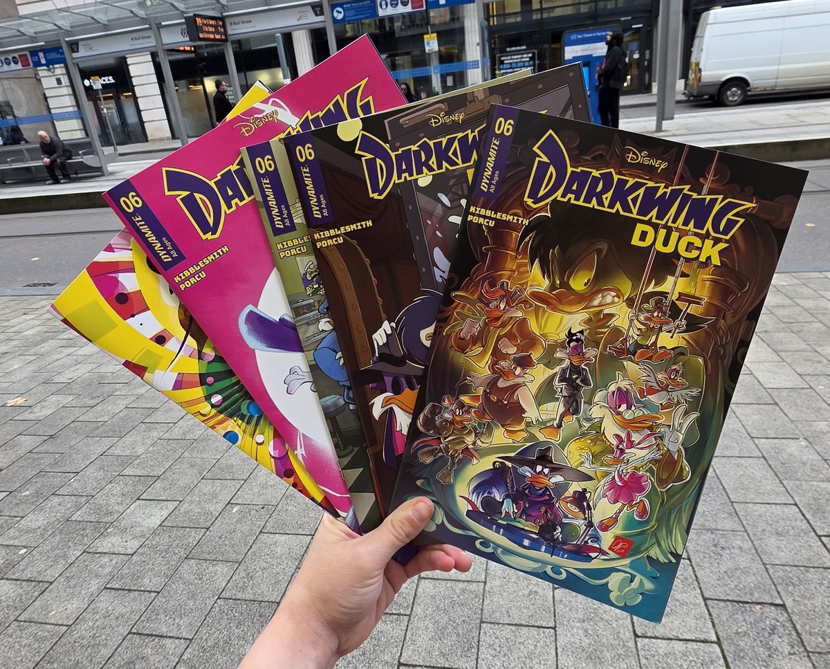 Yunagirlamy's tweet image. Not my mom saying I&apos;m hard to buy for

Yeah, sure, Mom