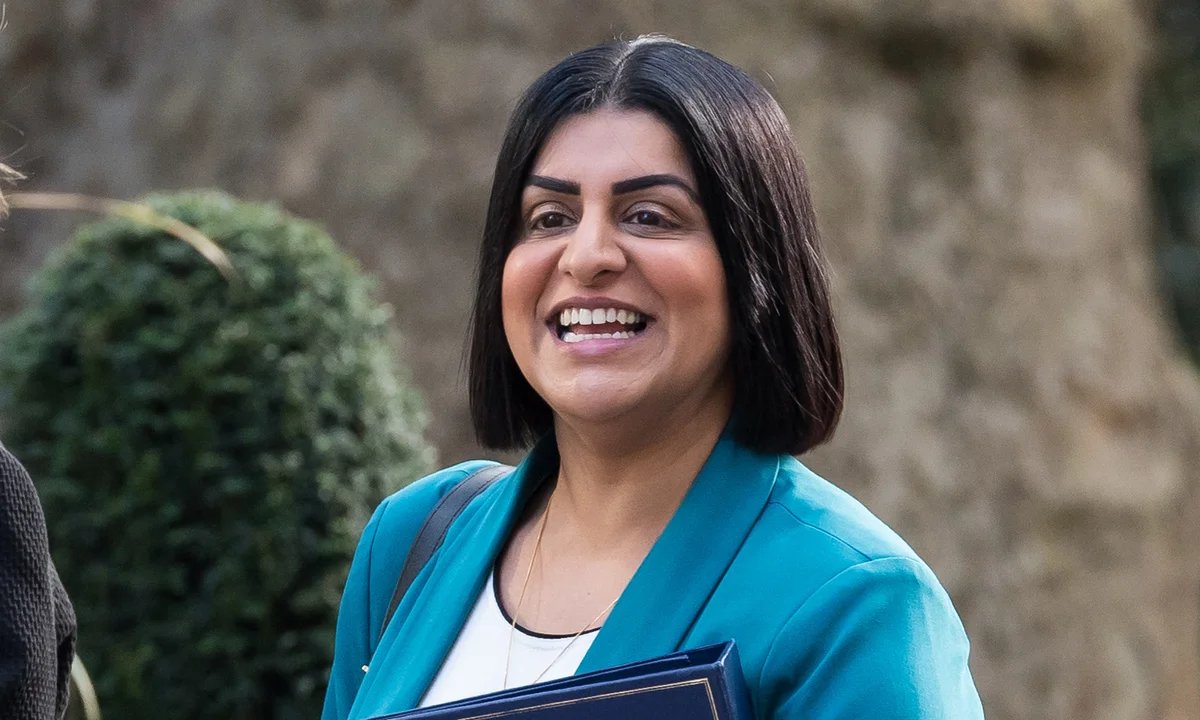 UnityNewsNet's tweet image. Just in🚨

Labour MP Shabana Mahmood will state to the commons today that she will put more LEGAL routes in place for migrants to com to the UK.

This will significantly increase the number of migrants coming legally to the UK which currently sits around 1 million gross per…