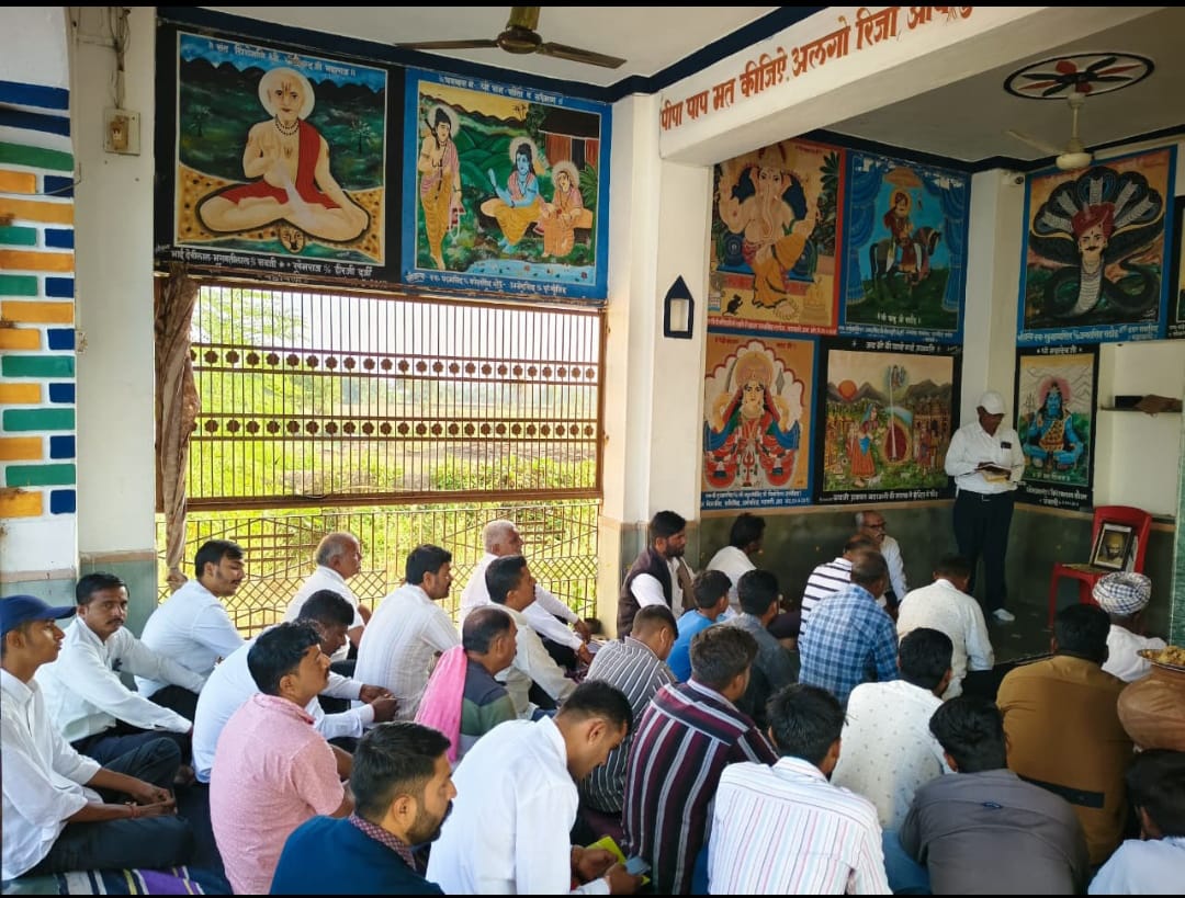 shri_kys's tweet image. शक्तावतों का गुडा, कुण्डा एवं बडावली में स्नेहमिलन आयोजित 

उदयपुर संभाग के सलुम्बर प्रांत में 16 नवंबर को तीन स्थानों पर स्नेहमिलन कार्यक्रम आयोजित हुए। ये कार्यक्रम शक्तावतों का गुडा में स्थित राधाकृष्ण मन्दिर परिसर में, कुण्डा में स्थित माँ नागाणाराय जी मन्दिर 1/2