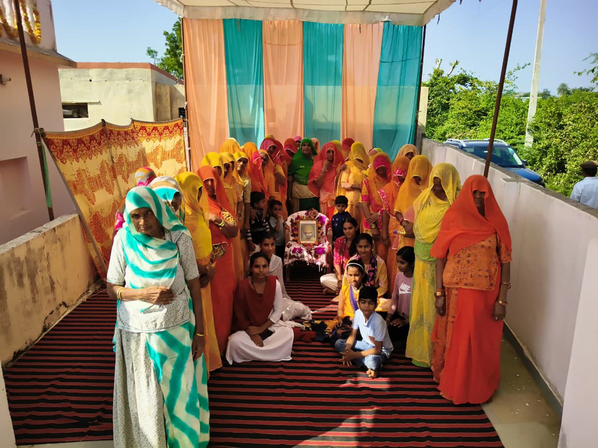 shri_kys's tweet image. शक्तावतों का गुडा, कुण्डा एवं बडावली में स्नेहमिलन आयोजित 

उदयपुर संभाग के सलुम्बर प्रांत में 16 नवंबर को तीन स्थानों पर स्नेहमिलन कार्यक्रम आयोजित हुए। ये कार्यक्रम शक्तावतों का गुडा में स्थित राधाकृष्ण मन्दिर परिसर में, कुण्डा में स्थित माँ नागाणाराय जी मन्दिर 1/2