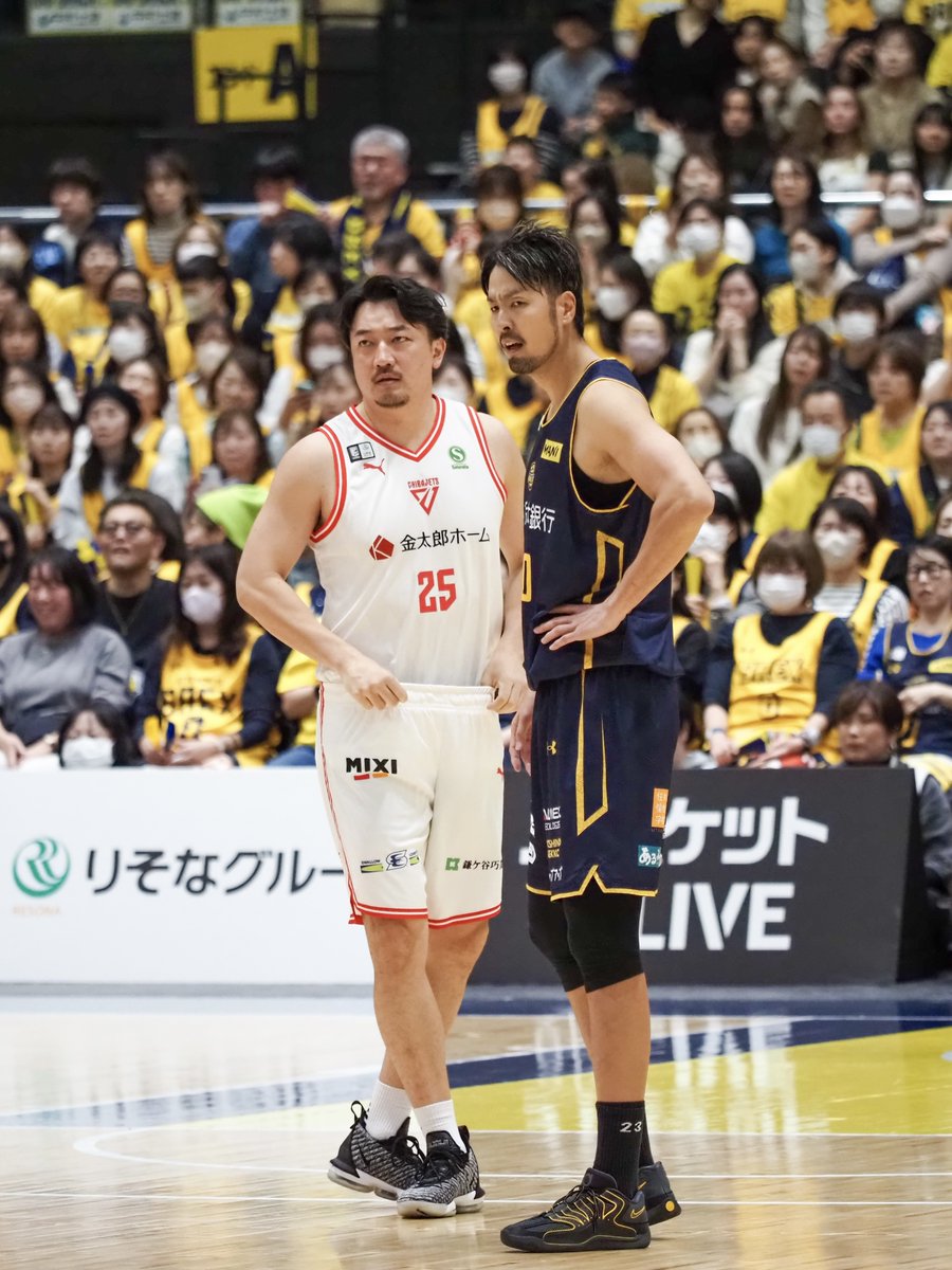 写真の需要ありそうって思って、必死になって撮りました。2人とも凛々しくてかっこいい😎
#荒尾岳
#竹内公輔